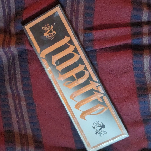 LE KVD Metal Mattes palette - Picture 1 of 5